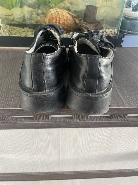 Ботинки для девочки. Можно в школу