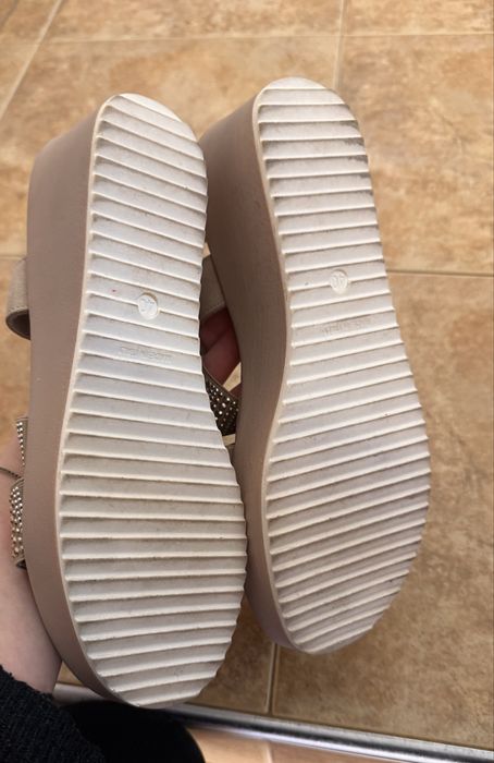 Сандали на платформа