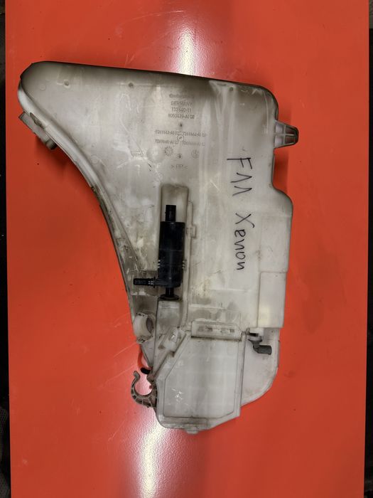 Казанче за чистачките за BMW F10 / F11