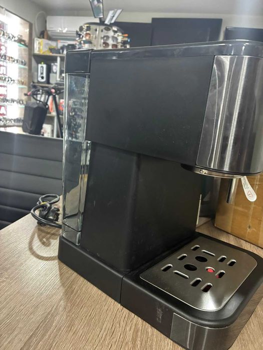 Кафемашина Cecotec 20 Pro Latte, 1,5 л, 20 бара, с контейнер за мляко 550 мл