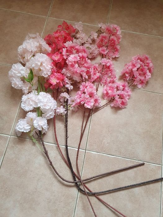 Ghirlande flori artificiale  4 buc ( 105 cm lungimea unui fir)