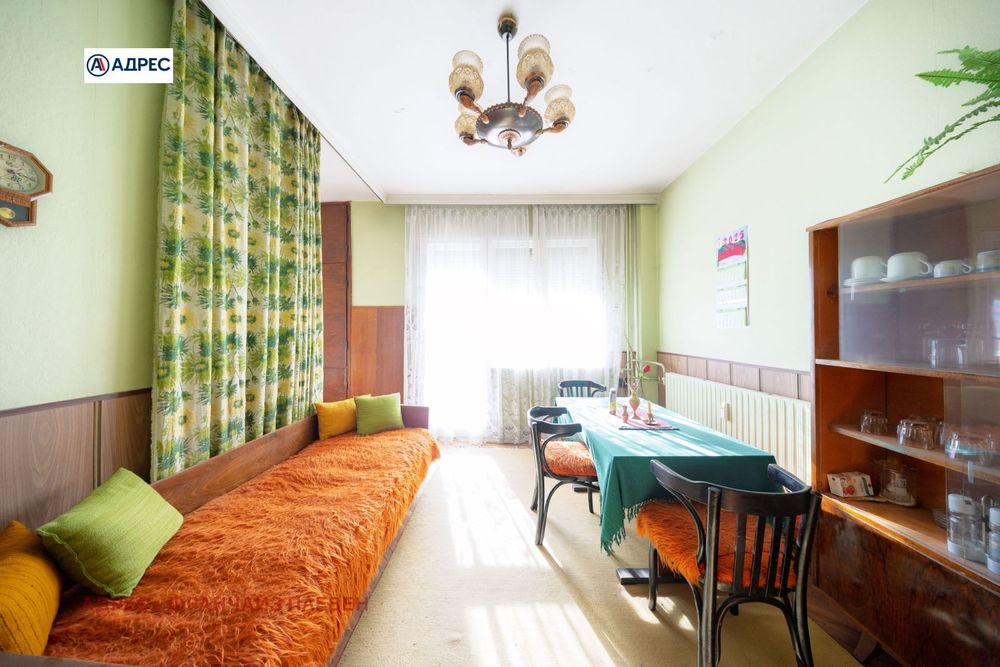 Продава се Етаж от къща в Плевен, Идеален център - 200 кв.м за 714 €/кв.м - Снимка #4