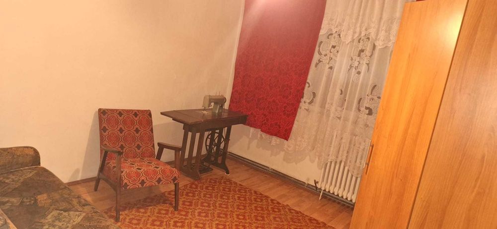De vânzare Apartament decomandat cu trei camere