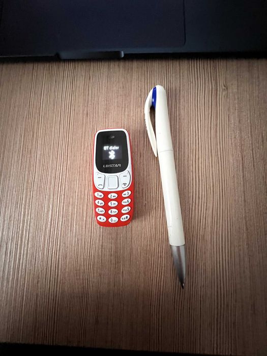 Telefon dual SIM, de mărime mica, liber de retea