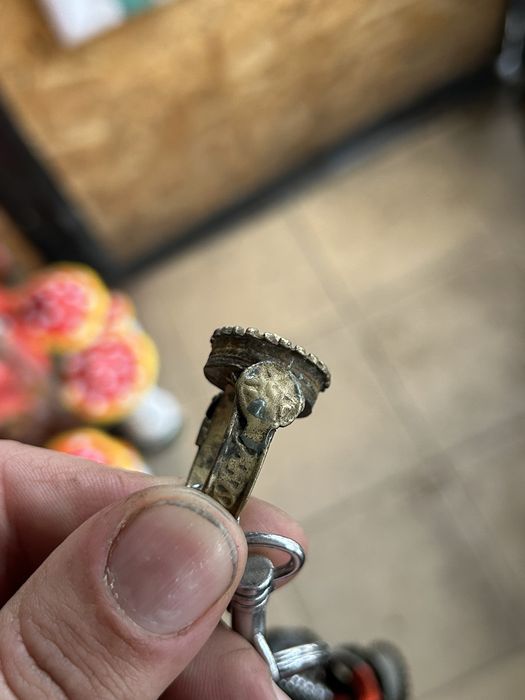 Продавам Пръстени