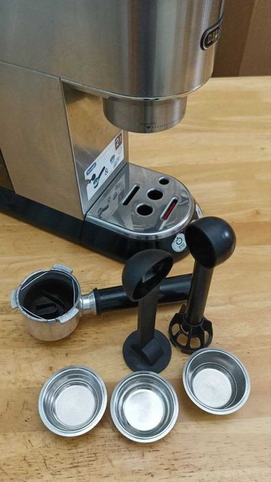 Кофеварка Delonghi EC680