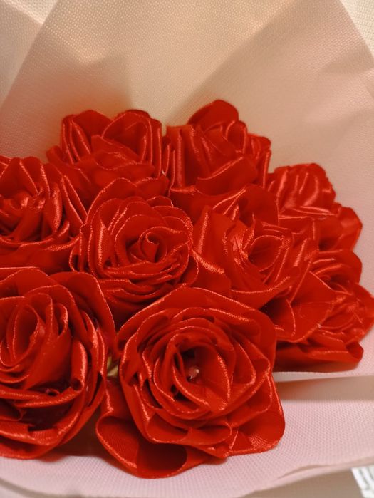 Делаю букеты из роз. Ручная работа.