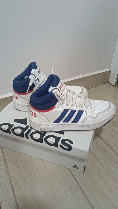 Оригинални кецове Adidas 36 н