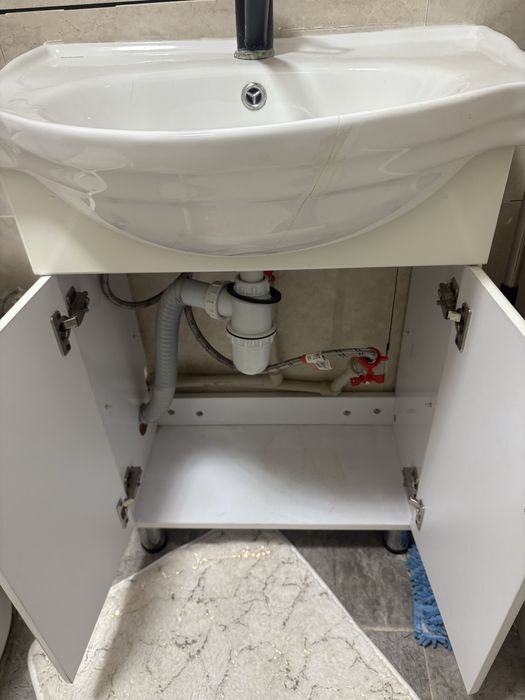 Раковина со шкафом