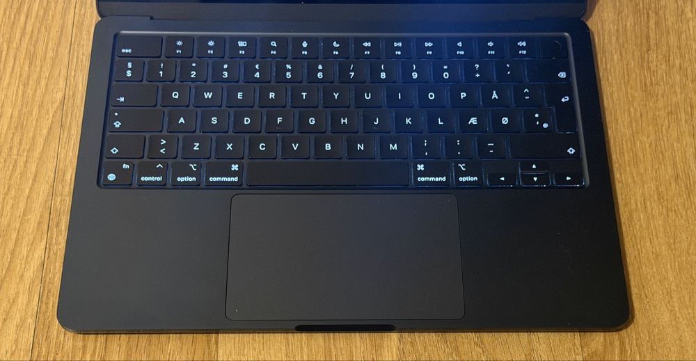 Doar pentru piese Apple Macbook Air 2022 cu chip M1