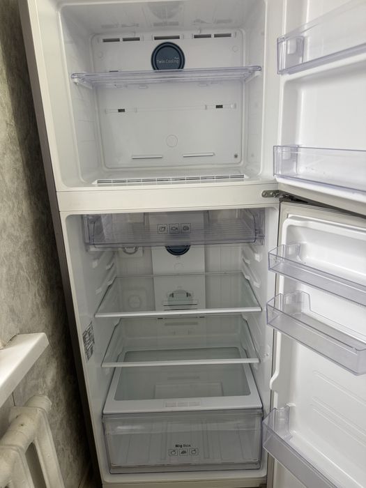 Продам холодильник!