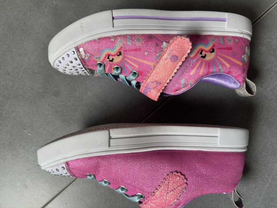 Детски обувки светещи