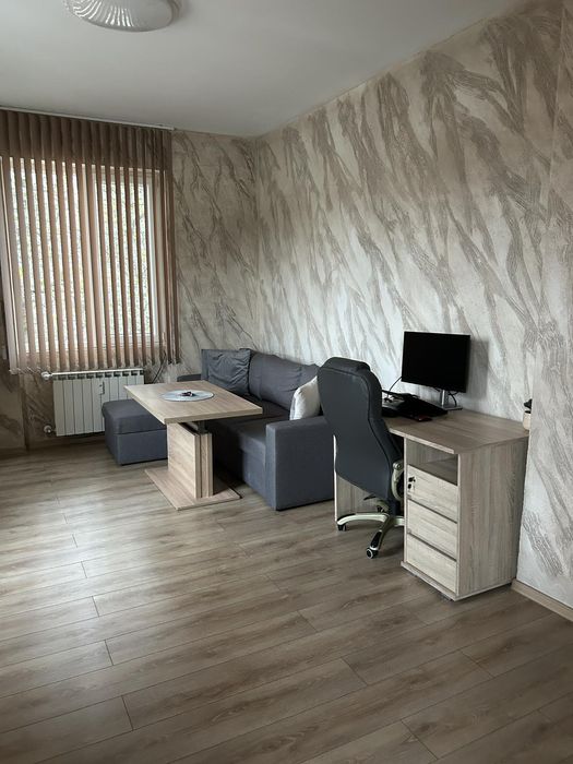 Тристаен непреходен апартамент Перник кв Твърди ливади