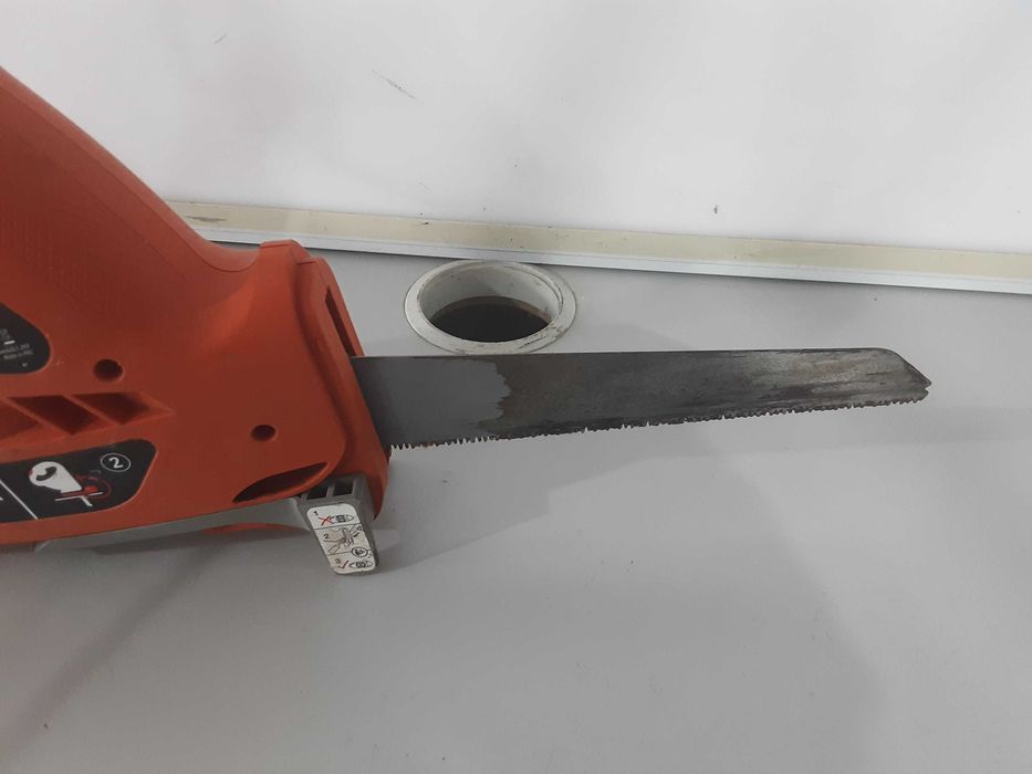 Саблен трион - Black & Decker 400W