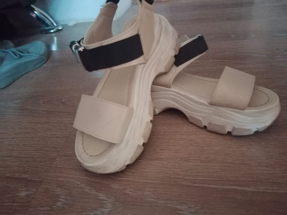 Босоножки детские 35 рр