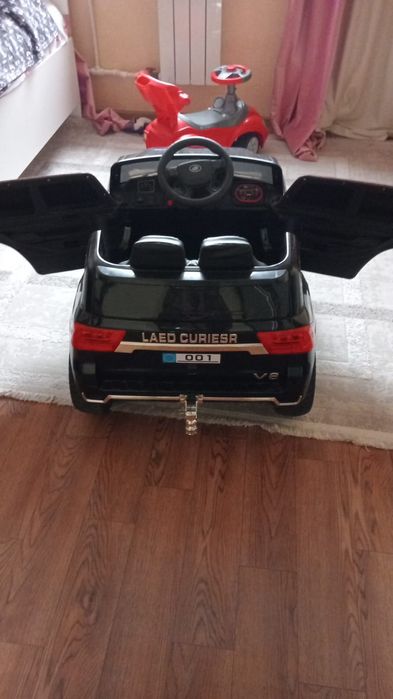 Продам детский автомобиль