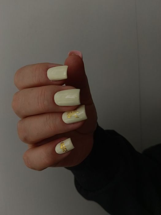 Маникюр и педикюр