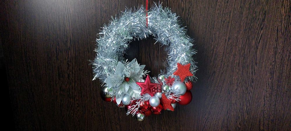 Coronița cu globuri