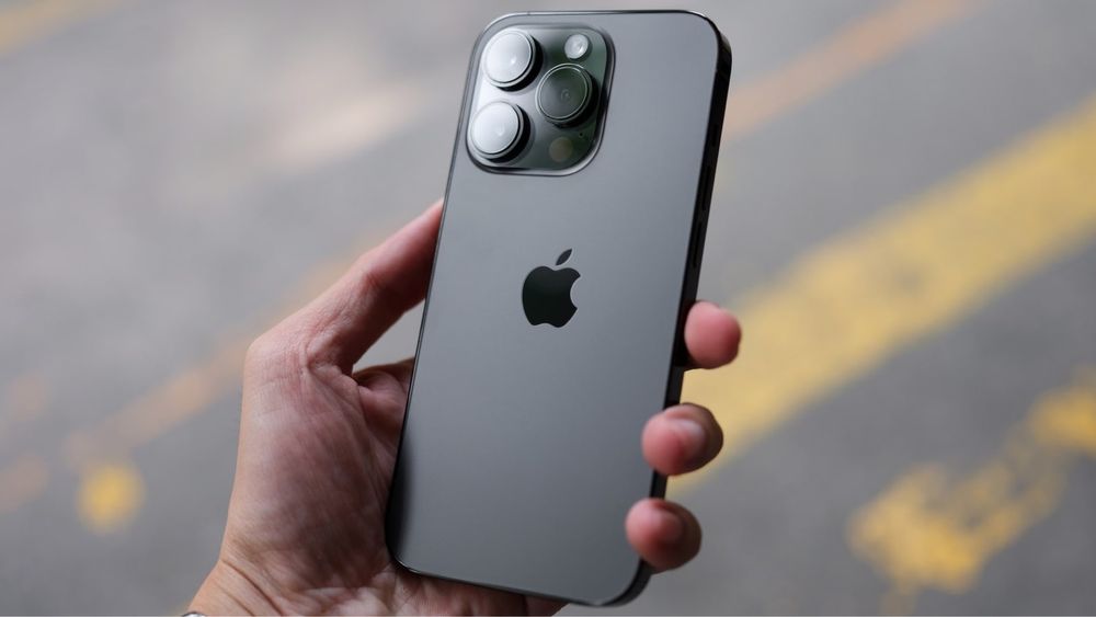 Vand Iphone 16 Pro ca nou
