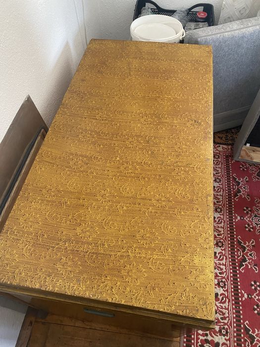 Голям дървен сандък за багаж