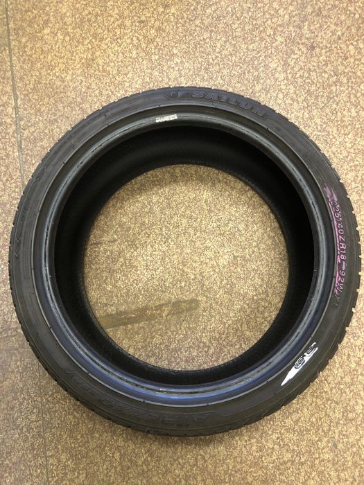 Единична гума Sailun 225 40 18