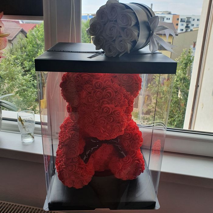 Pachet Ursulet de 40 cm si trandafiri de sapun