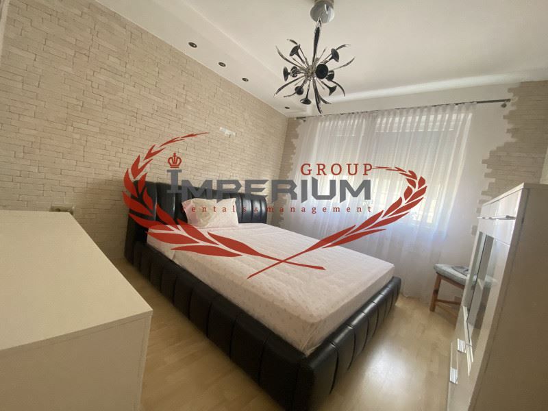 Дава се под наем Четиристаен апартамент в Варна, Базар Левски - 90 кв.м за 459 € - Снимка #1