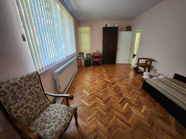 Дава се под наем Четиристаен апартамент в Търговище, Център - 108 кв.м за 484.5 € - Снимка #9