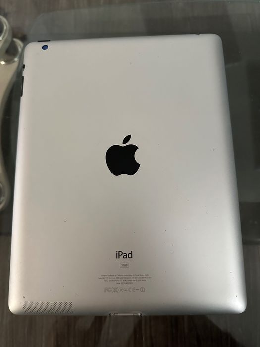 Продавам 3 броя Apple iPad 1-во, 2-ро и 3-то поколение!