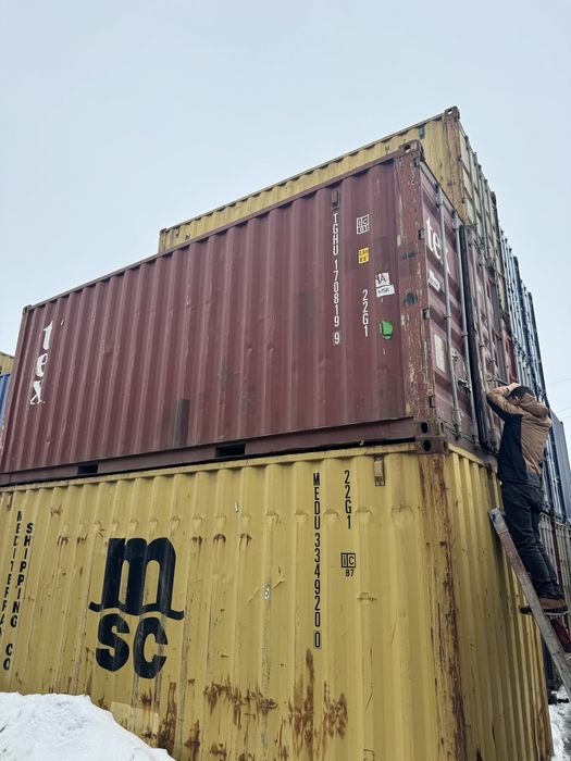 Container maritim pe stoc containere