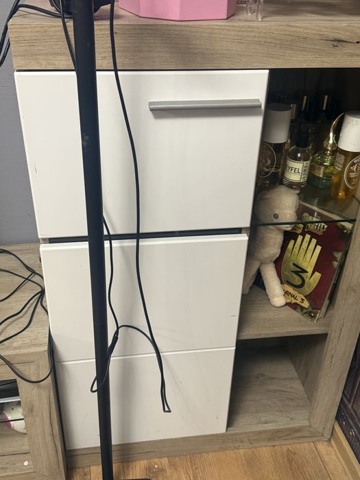 Vand mobila formata din 3 bucati