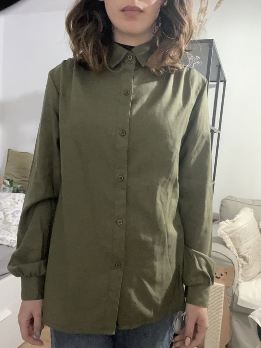 Camasa verde închis potrivită pentru XS, S și M