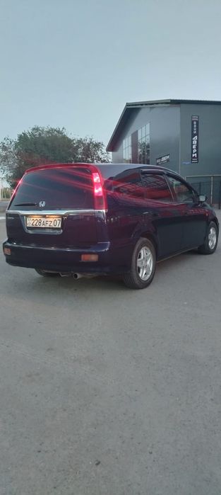 Honda Stream 2002 года
