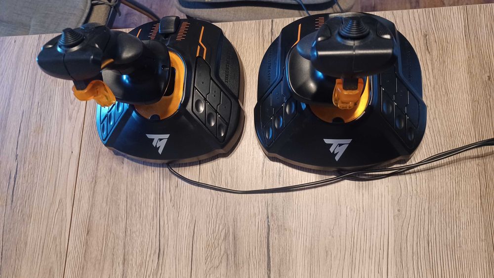Dual Thrustmaster T16000m
