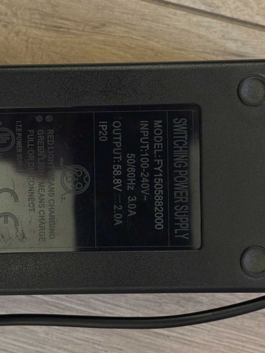 Incarcator trotineta pentru baterie 52V cu incarcare la 58,8V