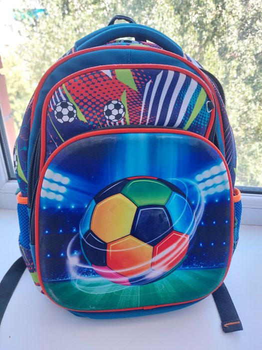 Продам рюкзак 1-4 класс