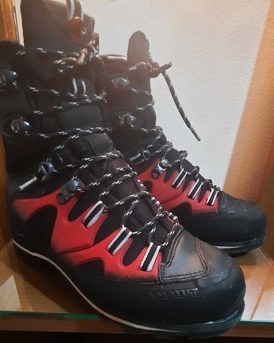 Bocanci Mammut-Raichle, drumeție, impermeabili, 38, talpa vibram