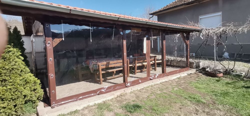 Изработка и монтаж на тенти и ветроупорни завеси