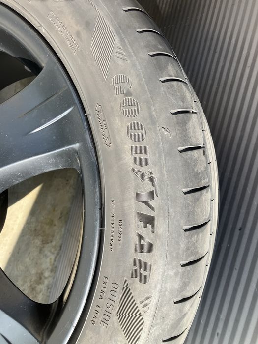 Anvelope Original Multivan T5/T6 255/45 R18 + jante aliaj