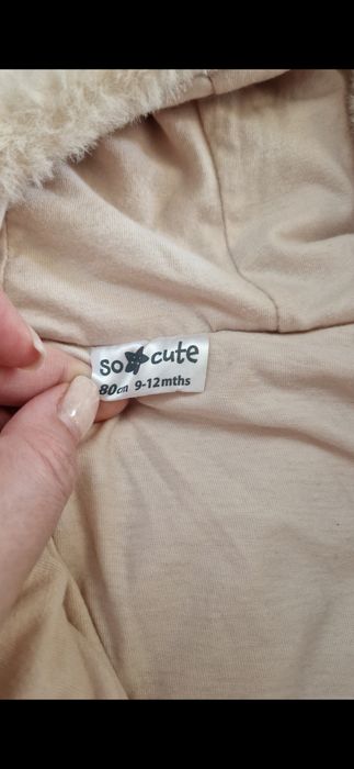 Combinezon pufos 80 cm bej
Purtat în data, stare perfecfa, ca nou