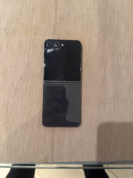 Samsung Z Flip 5, 512 gb, negru, stare ff buna, factura Emag