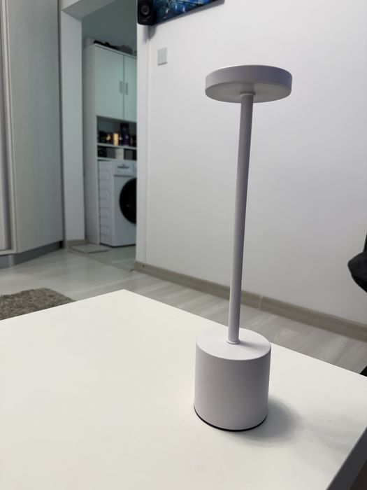 Lampa LED USB C albă cu touch
