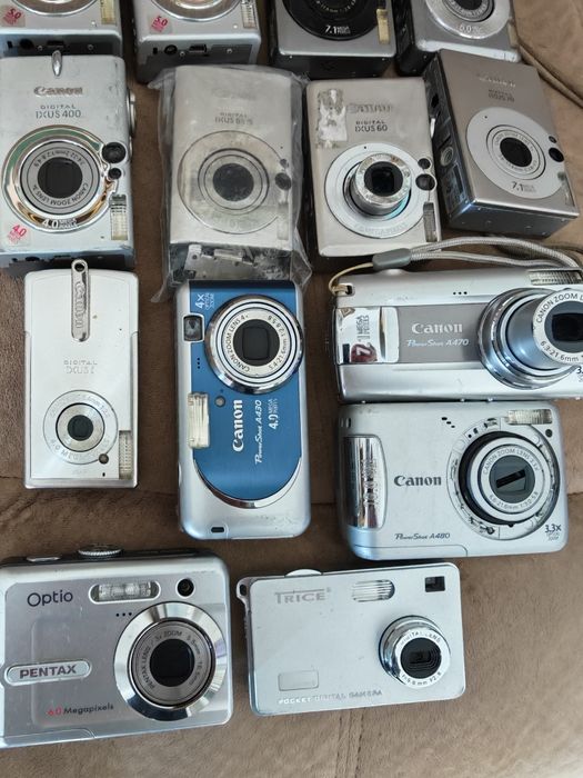 Aparat foto video CANON,compactă ,de colectie.
