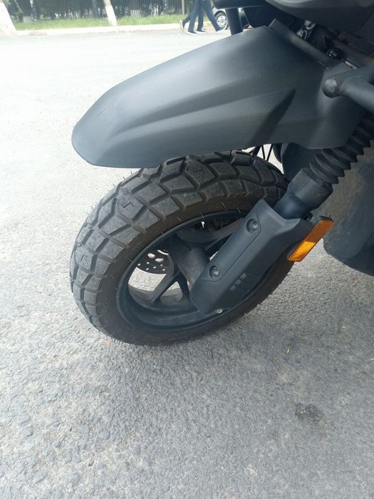 Tank GST skuter sotiladi
