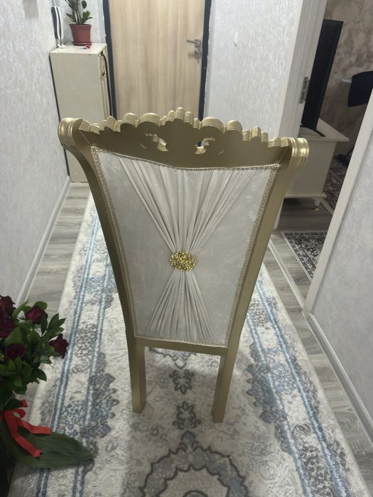 Stul bir 10 ta hali bir yil ham bolmadi chista yongʻoqdan. Holzti zor.