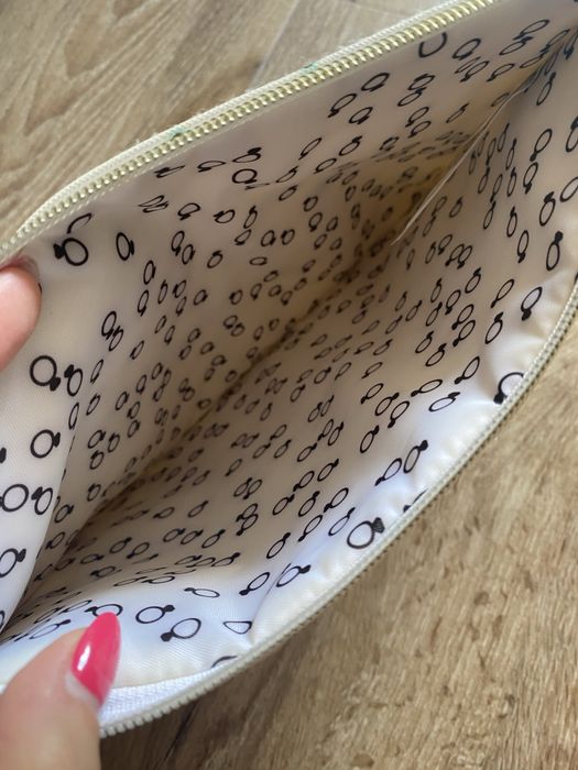 Clutch Asos mireasa, inscriptie Bride