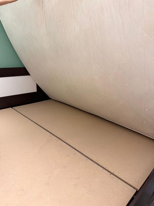 Pat de vanzare 160x200