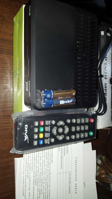 Приемник за цифрова ефирна тв - декодер за стари тв DIVA dbv-t mpeg-4