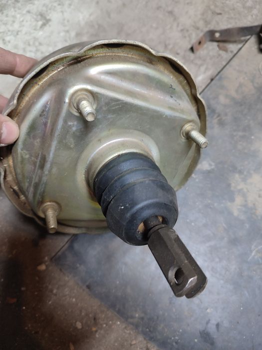 Вакуумный усилитель ВАЗ