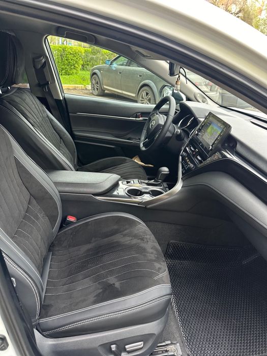 Продам чехлы для автомобиля Toyota Camry